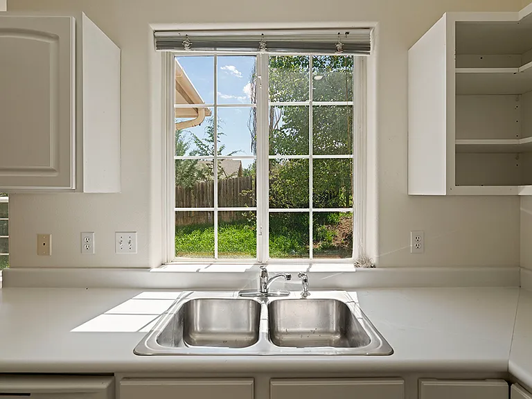 606 Valentine Dr — Photo 10