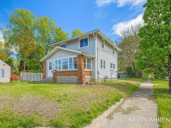 2nd image of 1862 Kalamazoo Ave SE