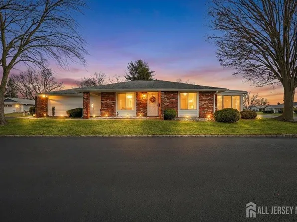 205 Newport Rd #A, Monroe Township, NJ 08831