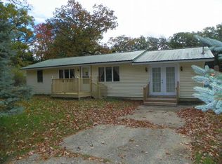 104 Oak Grove Rd, Harrison, MI 48625