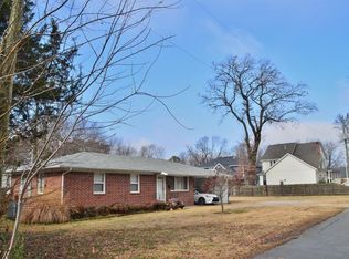 404 SW Glover St, Bentonville, AR 72712