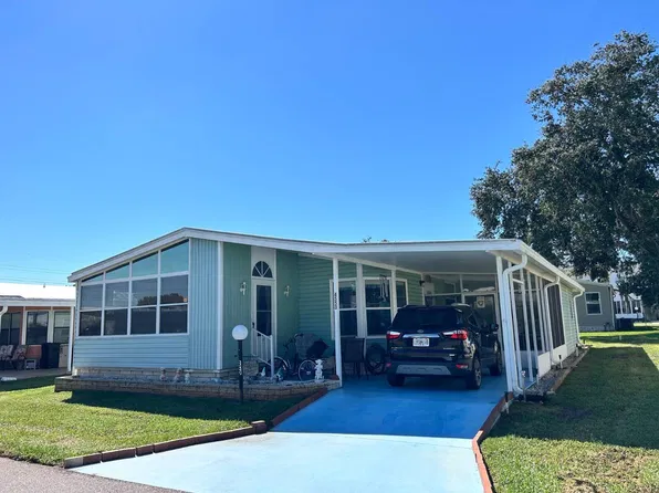4553 King Palm Ln, Zephyrhills, FL 33541