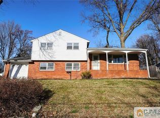 20 Barnett Rd, Lawrence Township, NJ 08648