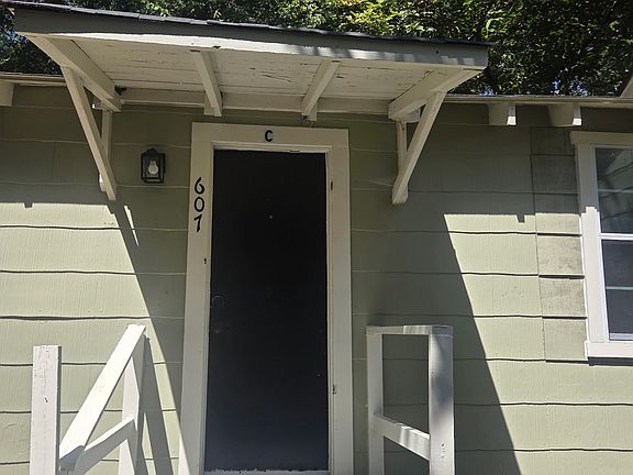 2nd image of 607 Arrowhead Dr Unit C