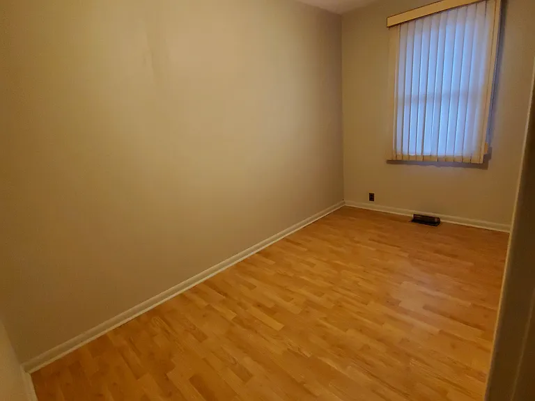462 Victoria St #2 — Photo 16