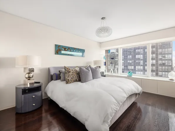 150 West 56th Street image 8 of 23