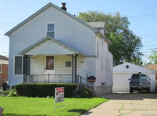 18060 Rosetta Ave, Eastpointe, MI 48021