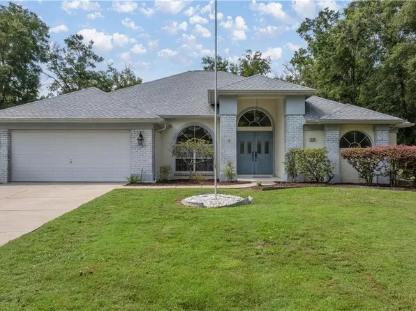 2570 W Fairfax Ct, Lecanto, FL 34461