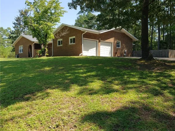 214 Highview Dr, Fayetteville, NC 28306