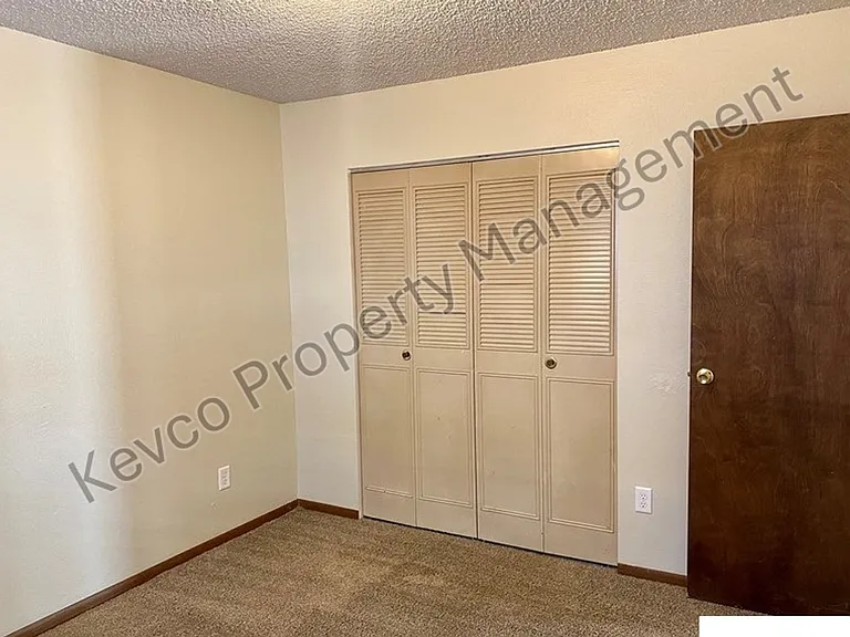 1812 Pecan St — Photo 5