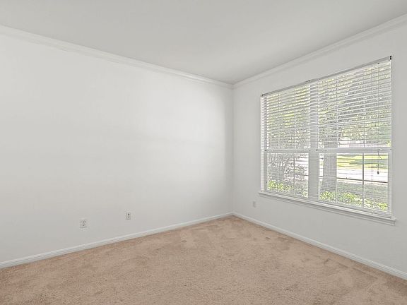 4th image of 16304 Fincastle Dr #16304