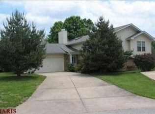 1211 Brookstone Ter, Lake Saint Louis, MO 63367