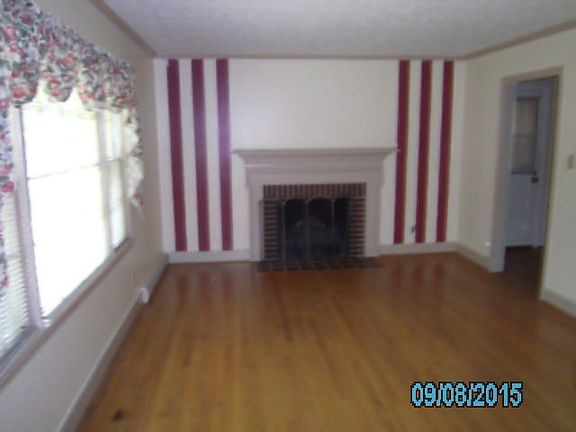 5th image of 3302 N Main St