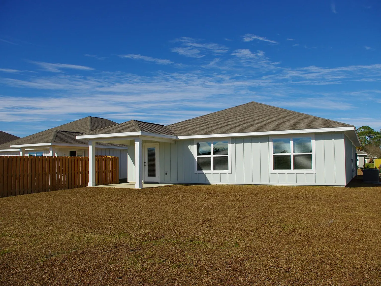 4 bed, 1387 sqft, $2,100 — Photo 3