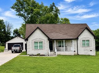180 Mockingbird Ln, Hartsville, TN 37074