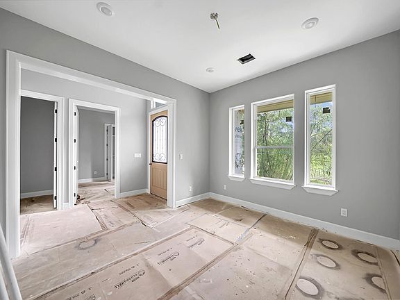 3rd image of 40 Fairway Dr