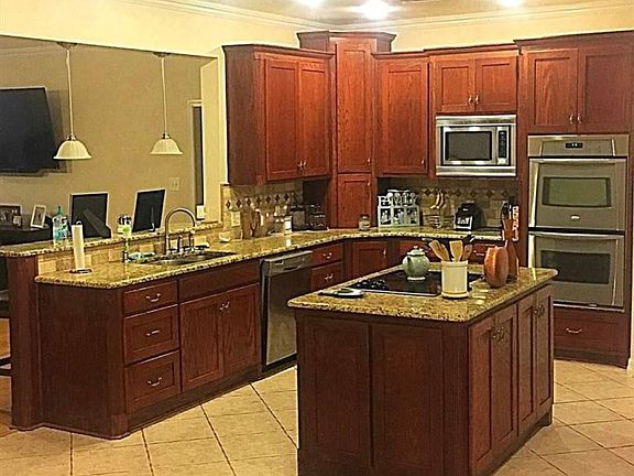 3rd image of 133 Brook Orchard Blvd