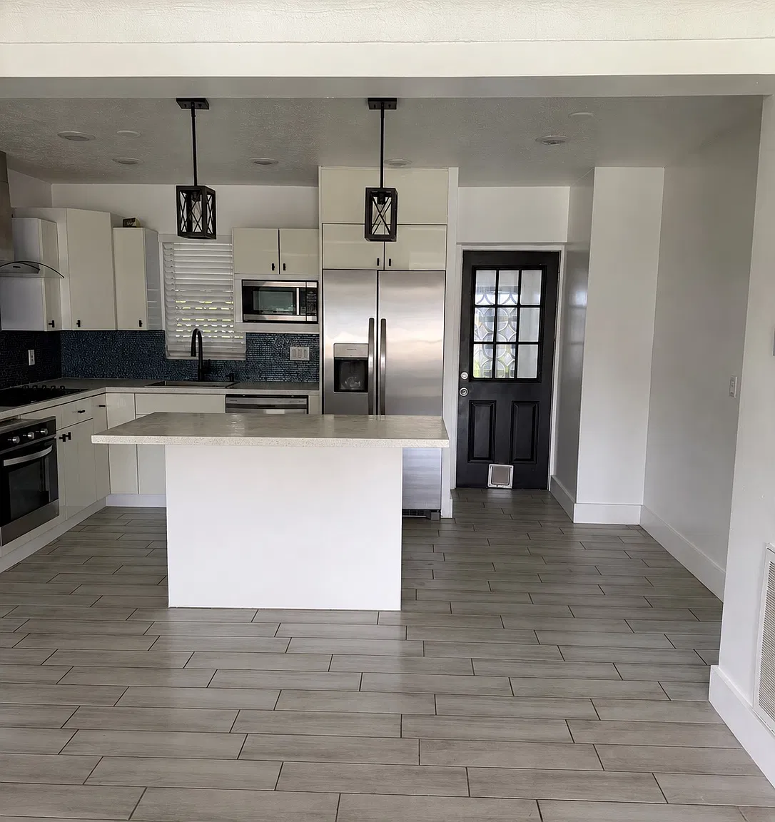 3760 Sebring Pkwy — Photo 2