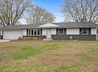 8782 Polaris Dr, Machesney Park, IL 61115