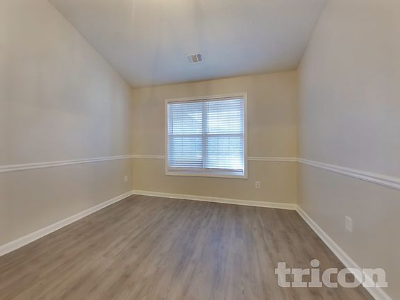 4th image of 62 Edith Ln