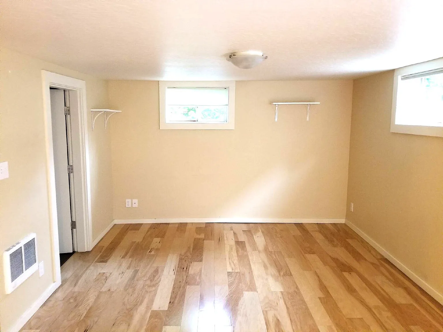 Studio, 1.0 bath, $995 — Photo 2