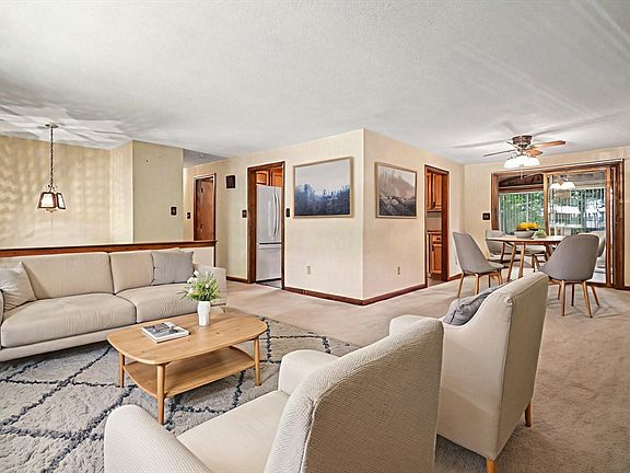 3rd image of 30 Sugar Hill Cir