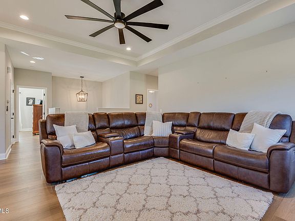 5th image of 1492 Orchard View Ln