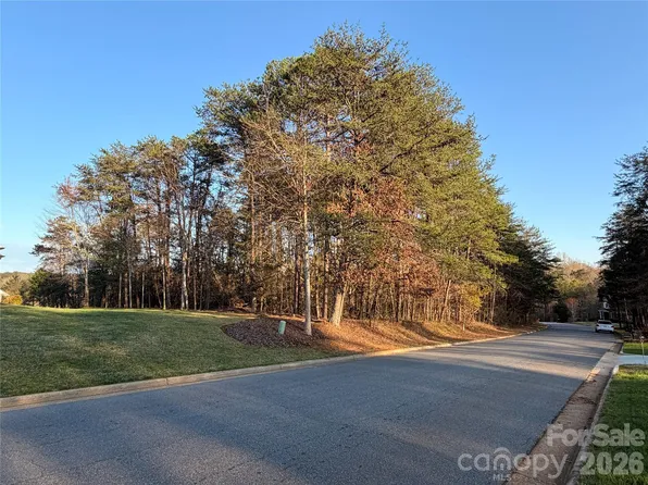 3779 Pinecrest Dr NE #154, Hickory, NC 28601