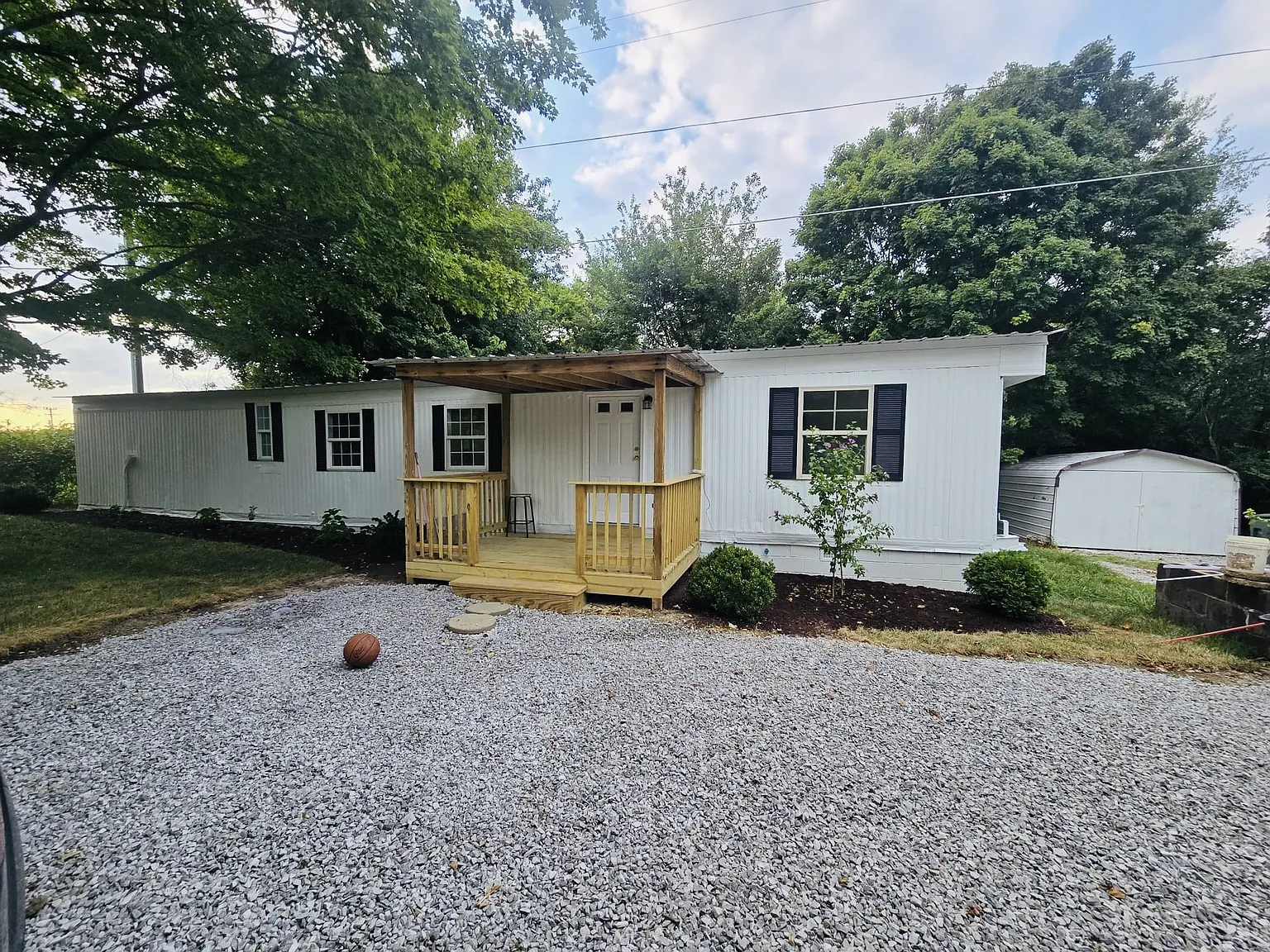 556 Dorris Rd photo 1