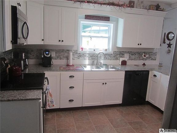 3rd image of 24 Cottage St