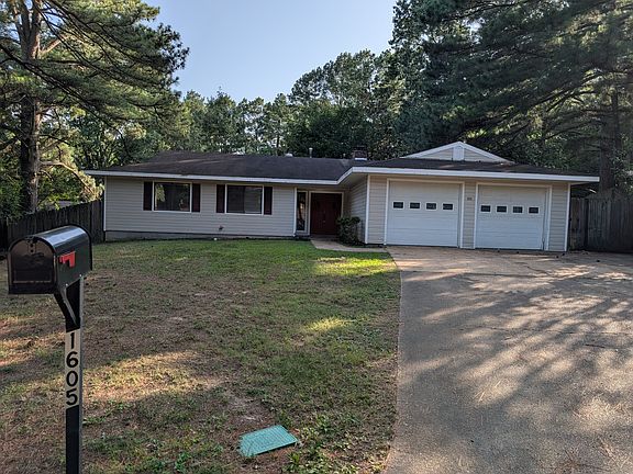 2nd image of 1605 Teresa Cir