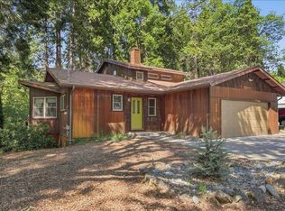 306 Gaudenzio St, Mount Shasta, CA 96067