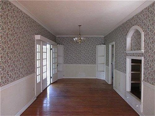 5th image of 366 E Wood Ave
