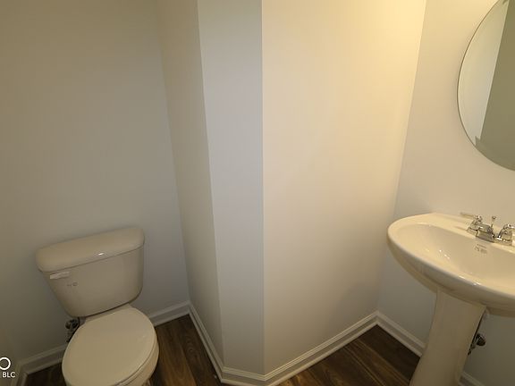 5th image of 2261 Marjorie Way