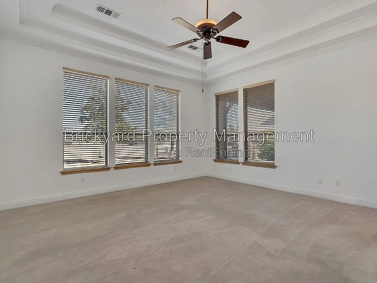 350 Pine Valley Dr — Photo 33