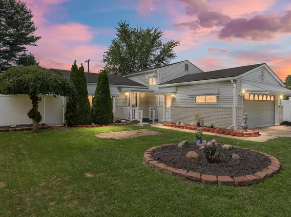 39529 Camp St, Harrison Township, MI 48045