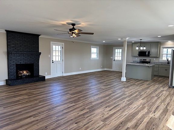 2nd image of 25 E Warren Rd