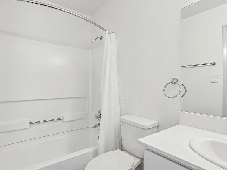 4450 Marine Creek Pkwy — Photo 4