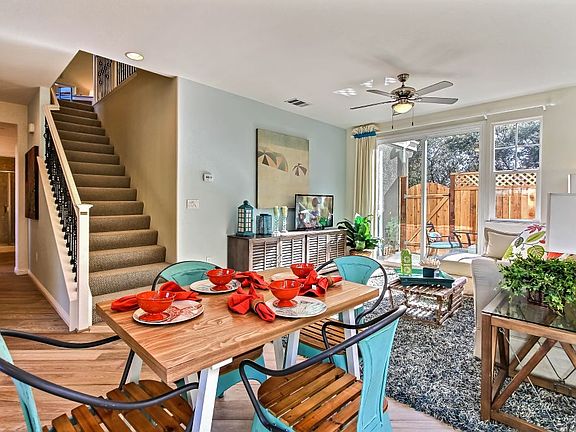 3rd image of 309 Harvest Ln