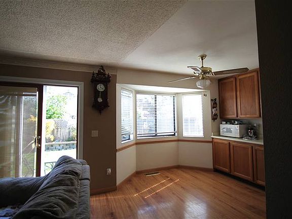 4th image of 924 Pulteney Pl
