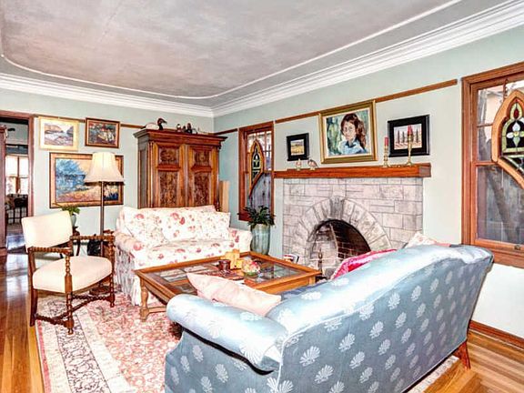 3rd image of 1243 Park Ave