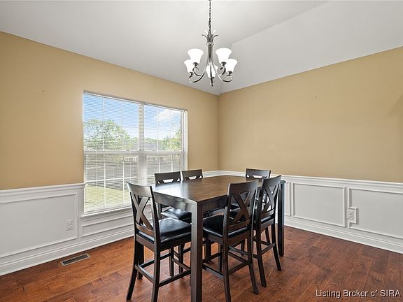5th image of 2646 Crescent Hill Drive NE