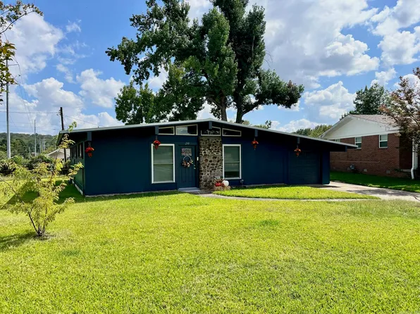 210 Nevada Dr, North Little Rock, AR 72118