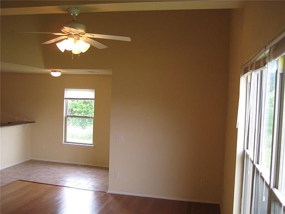 5th image of 3404 SW Deerfield Blvd #2