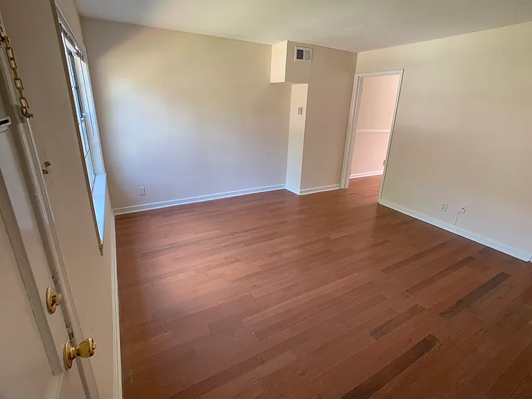 1684 Valley Ave — Photo 5