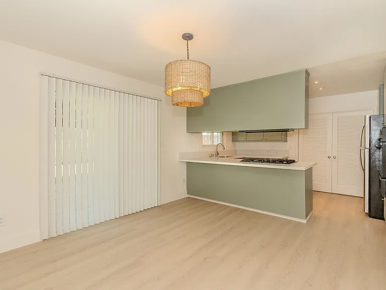 6180 Veemac Ave — Photo 9