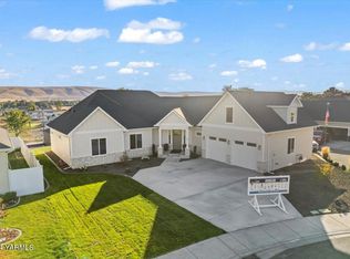 7306 Vista Ridge Ave, Yakima, WA 98903