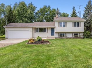 8622 S Byron Rd, Gaines, MI 48436