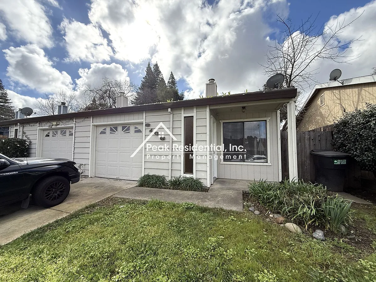 Building Photo - 8108 Deseret Ave