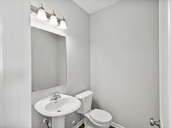 5th image of 11843 Rhode Island St